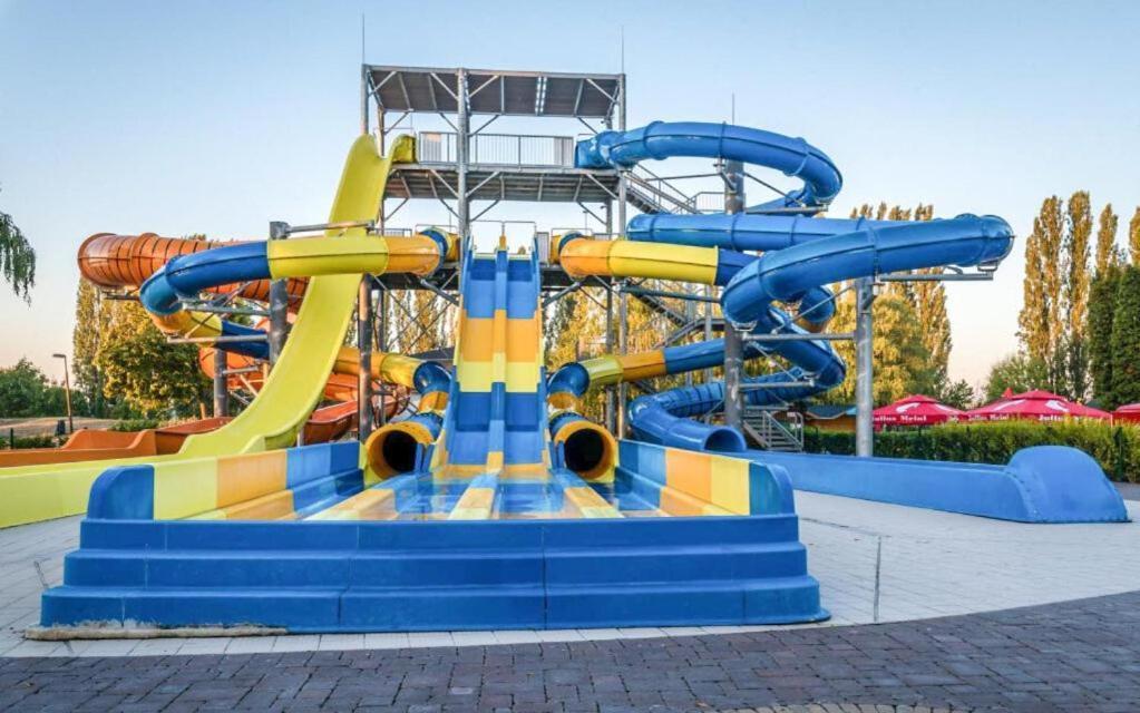 Villa Dunaj Dunajská Streda エクステリア 写真