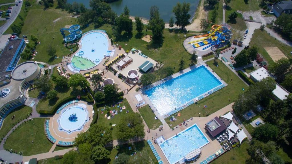 Villa Dunaj Dunajská Streda エクステリア 写真