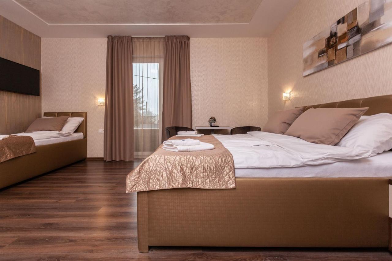 Villa Dunaj Dunajská Streda エクステリア 写真